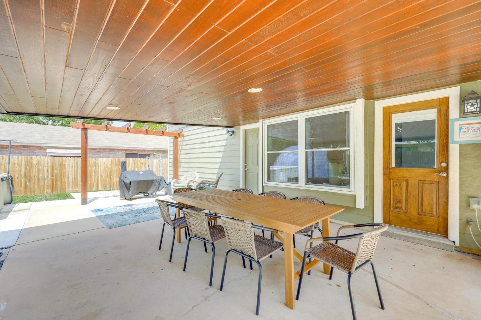 Dog-friendly Live Oak With Hot Tub And Game Room! Сasa de vacaciones San Antonio