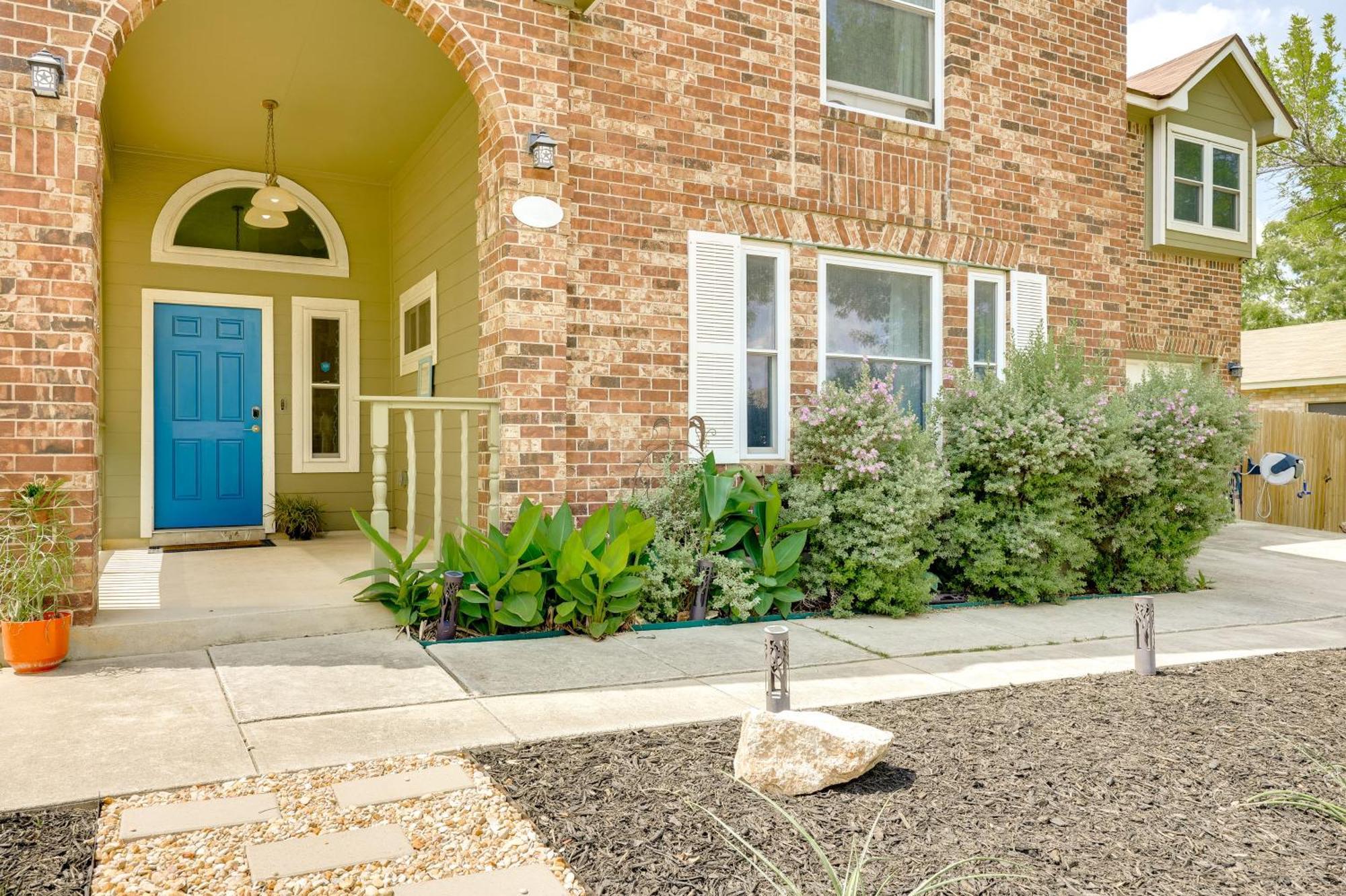 Сasa de vacaciones Dog-friendly Live Oak With Hot Tub And Game Room!