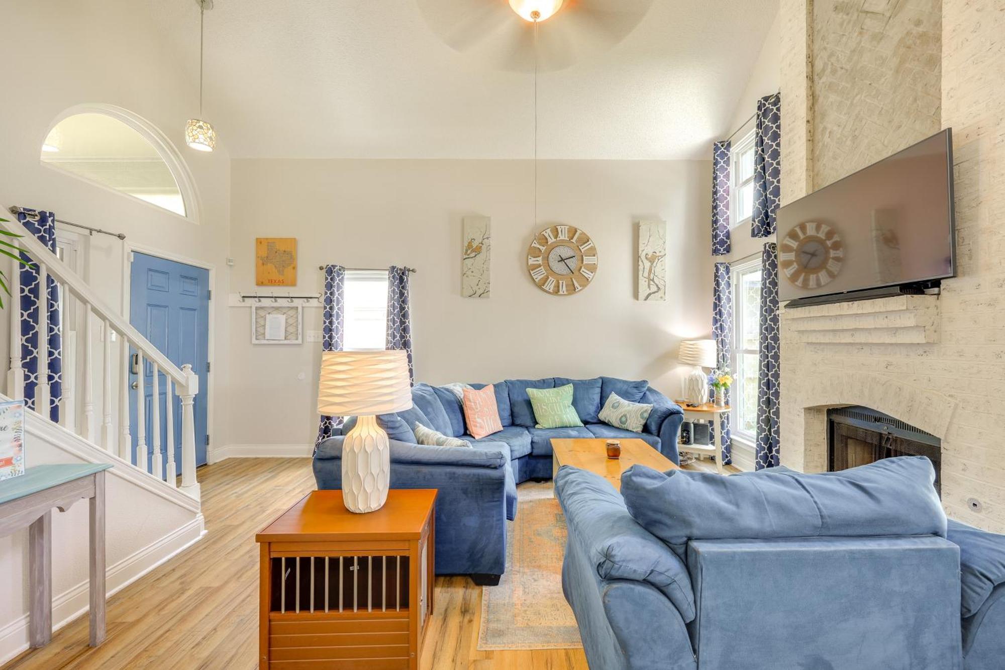 Сasa de vacaciones Dog-friendly Live Oak With Hot Tub And Game Room! San Antonio